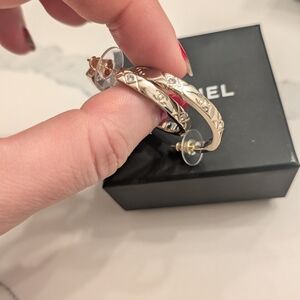 ❄️ AUTHENTIC Chanel CC gold & Crystal Quilted Hoop Earrings! Like New